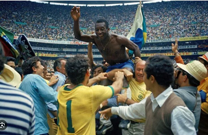 cau-hoi-lich-su-pele-co-may-world-cup-111s