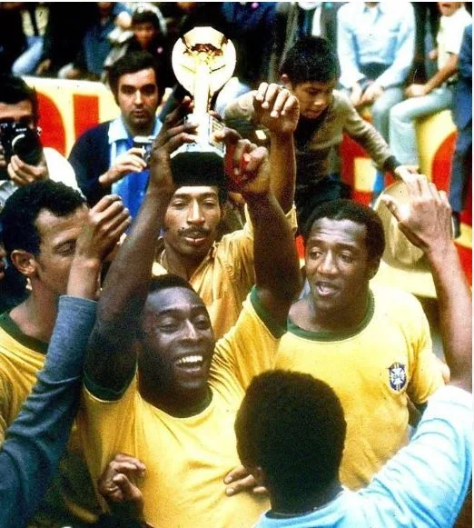cau-hoi-lich-su-pele-co-may-world-cup-as