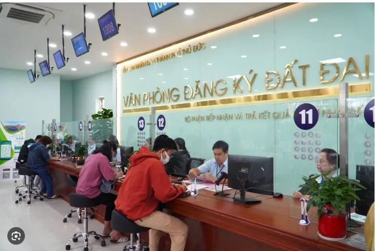 tim-hieu-thu-tuc-sang-ten-so-do-het-bao-nhieu-tien-mna