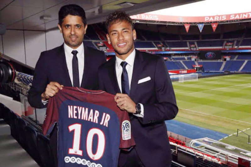 Neymar vẫn là cầu thủ đắt giá nhất thế giới theo phí chuyển nhượng thực tế với thương vụ 222 triệu euro từ Barcelona sang PSG.